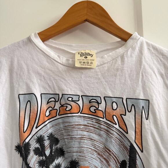 Dirtee Laundry Desert Festival Graphic Tee L White Band Tour Cactus Boho Western - Picture 3 of 6